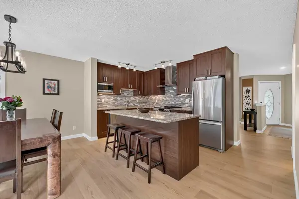 67 Hidden Ranch TER NW, Calgary, AB T3A 5A4