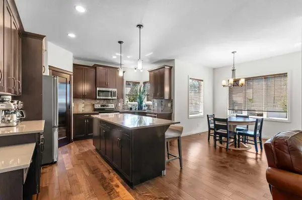 7 Rosewood Rise, Sylvan Lake, AB T4S 0G3