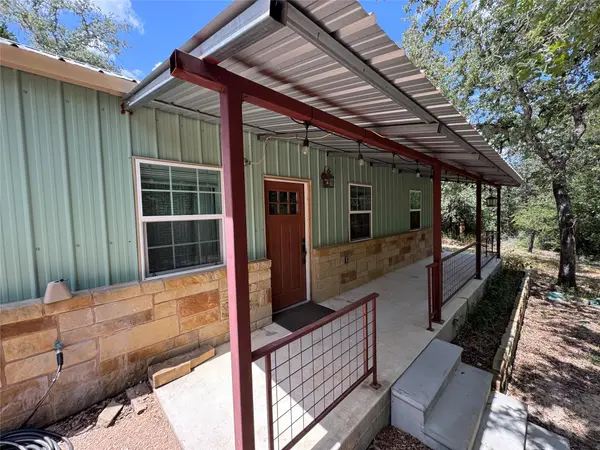 134 Elgin Woods LN, Elgin, TX 78621