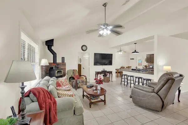 107 Taylor DR, Spicewood, TX 78669