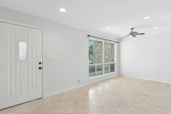 500 E Riverside DR #114, Austin, TX 78704