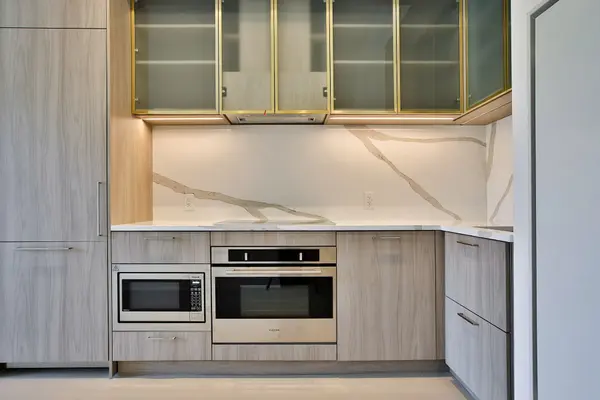 36 Olive AVE #TH103, Toronto C14, ON M6G 2R8