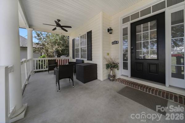 4004 River Falls DR, Lowell, NC 28098