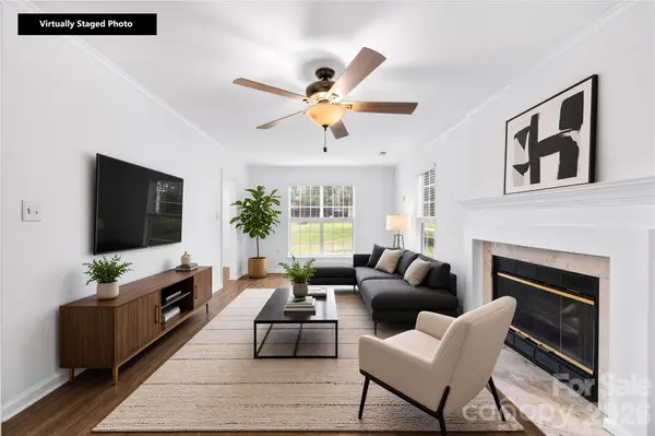 1112 Coachlight CIR, Charlotte, NC 28262