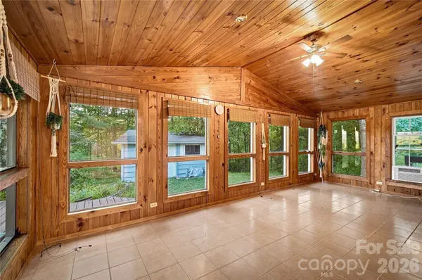 2414 Conley Bumgarner RD, Morganton, NC 28655
