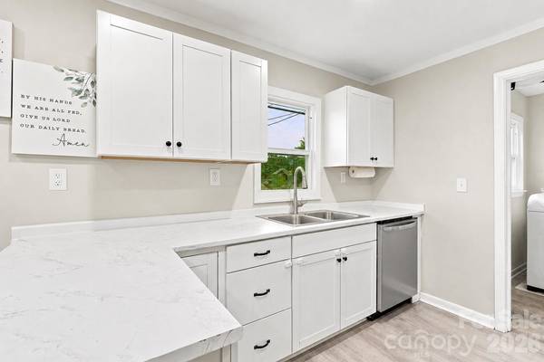 305 Poplar ST, Gaffney, SC 29341
