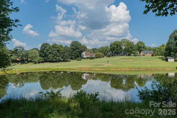 1074 Country Club DR, Cherryville, NC 28021