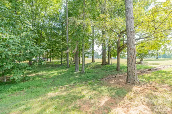 1074 Country Club DR, Cherryville, NC 28021