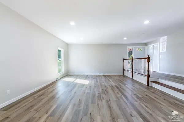 354 N Delaware AVE, Manhattan, KS 66502