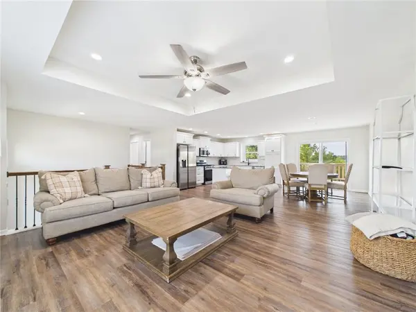 1607 W 6th Street TER, Knob Noster, MO 65336