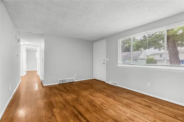4024 N Spruce AVE, Kansas City, MO 64117