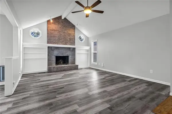1748 SE Silkwood CT, Lee's Summit, MO 64063