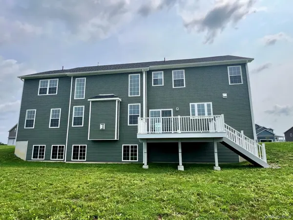 47 Dartmouth DR, Poughkeepsie, NY 12603