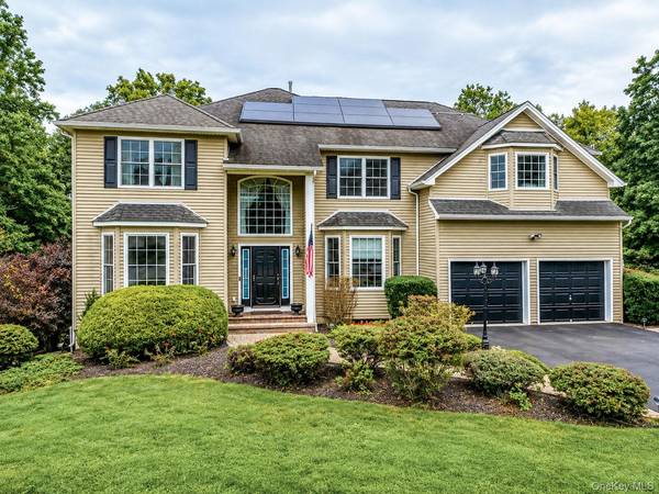 131 Winding Brook CT, New Windsor, NY 12553