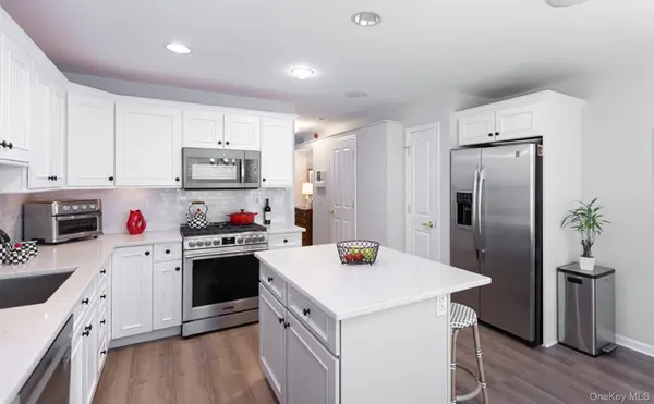 32 Bridge LN, Haverstraw, NY 10927