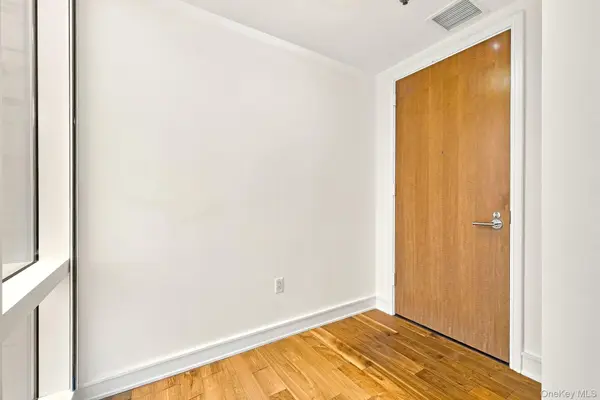 1 Renaissance SQ #15D, White Plains, NY 10601