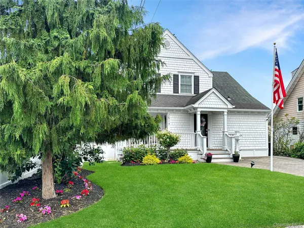 2517 Rockville Centre Pkwy, Oceanside, NY 11572