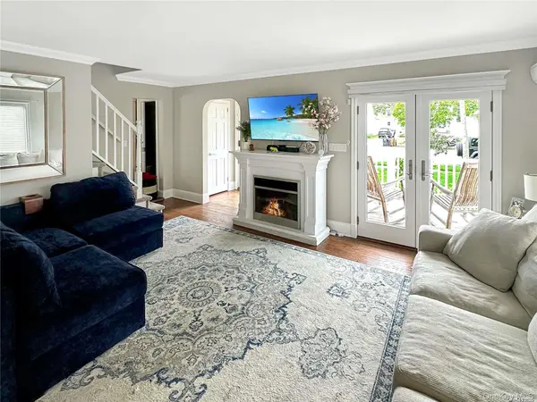 2517 Rockville Centre Pkwy, Oceanside, NY 11572