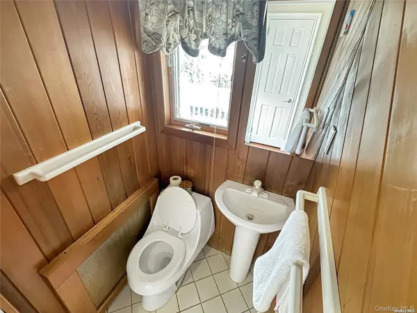 2517 Rockville Centre Pkwy, Oceanside, NY 11572