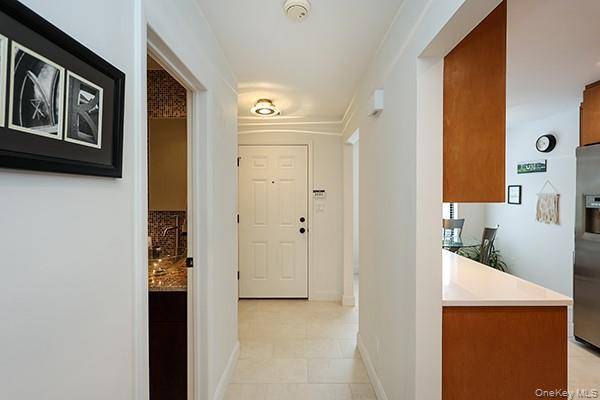 11 Stanford CT #B, Wantagh, NY 11793