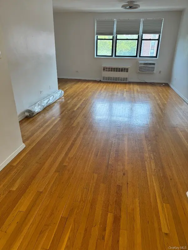 84-10 153rd AVE #4H, Howard Beach, NY 11414