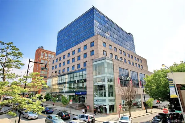 136-17 39 AVE #suite, Flushing, NY 11354