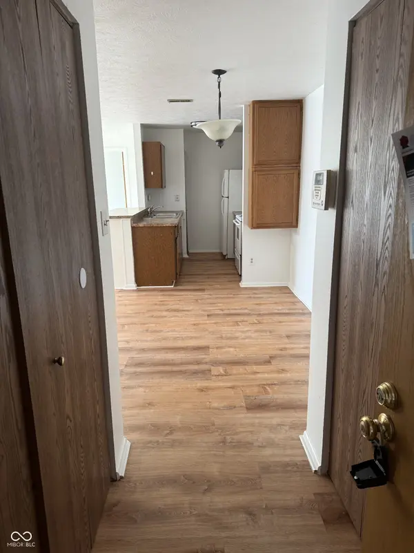 4291 Village Parkway CIR W #8, Indianapolis, IN 46254