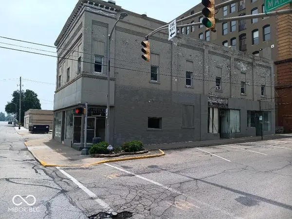 33 E 11th ST, Anderson, IN 46016