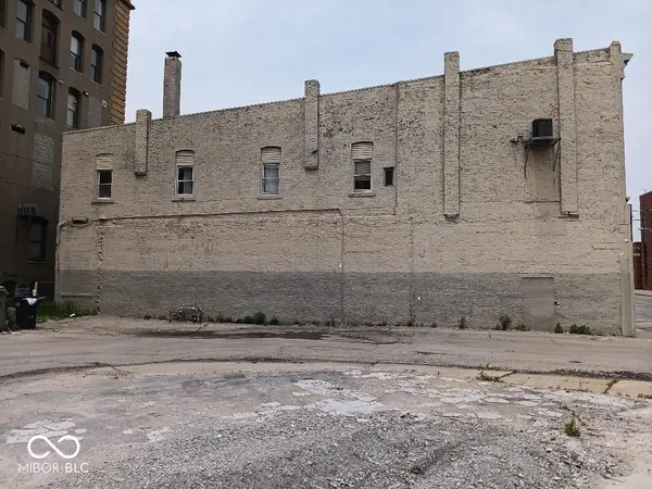 33 E 11th ST, Anderson, IN 46016