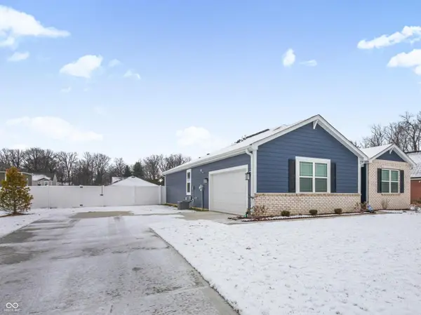 3809 S Woodfield DR, New Palestine, IN 46163