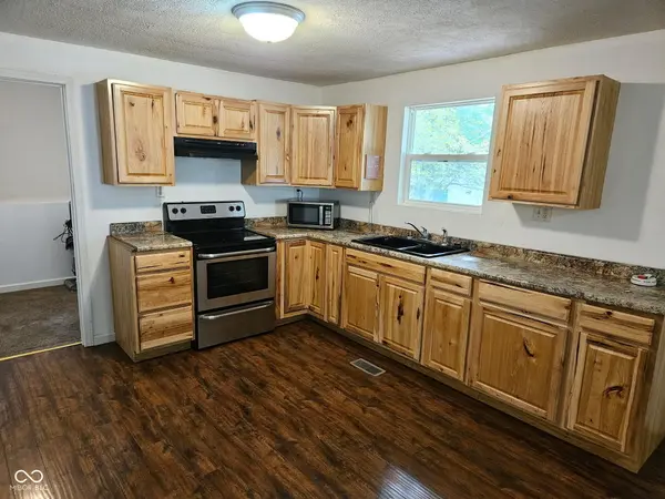 212 Lake Hart, Mooresville, IN 46158