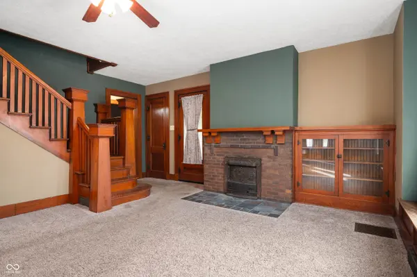 4 W Henley ST, Carthage, IN 46115