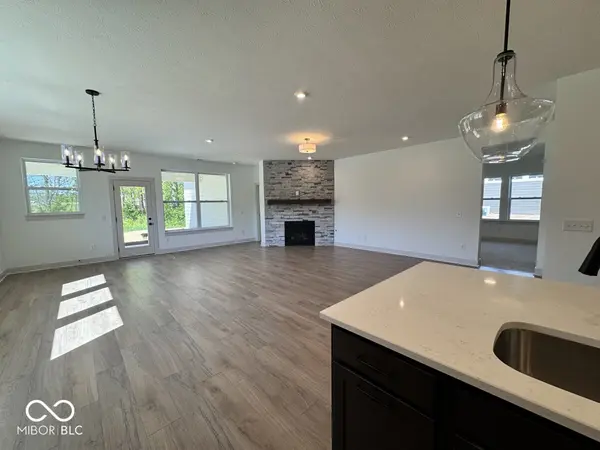 11840 Gray Ghost WAY, Fishers, IN 46040