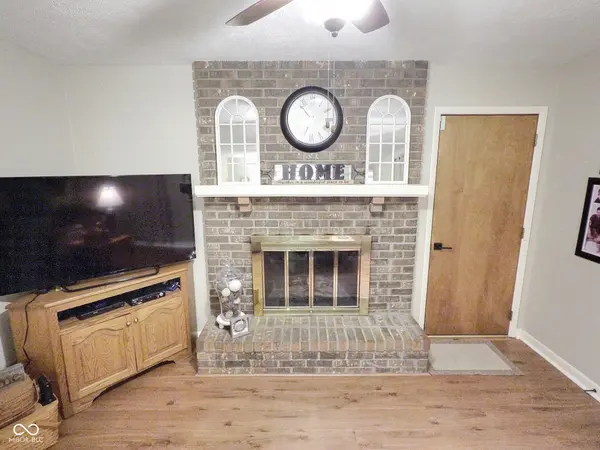 3642 Deerfield PL, Columbus, IN 47203