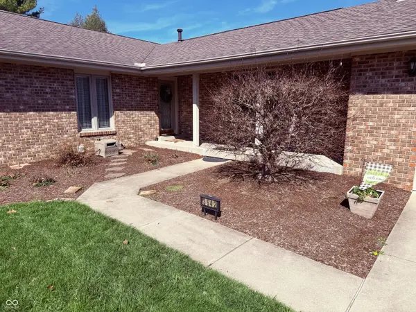 3642 Deerfield PL, Columbus, IN 47203