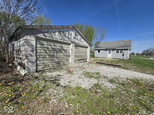 691 E Middle ST, Rosedale, IN 47874