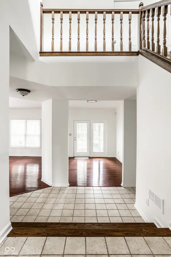 7570 Pinesprings West DR, Indianapolis, IN 46256