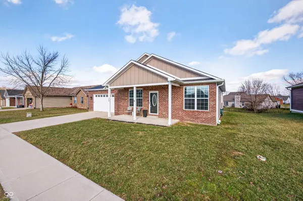 25 Watson DR, Trafalgar, IN 46181