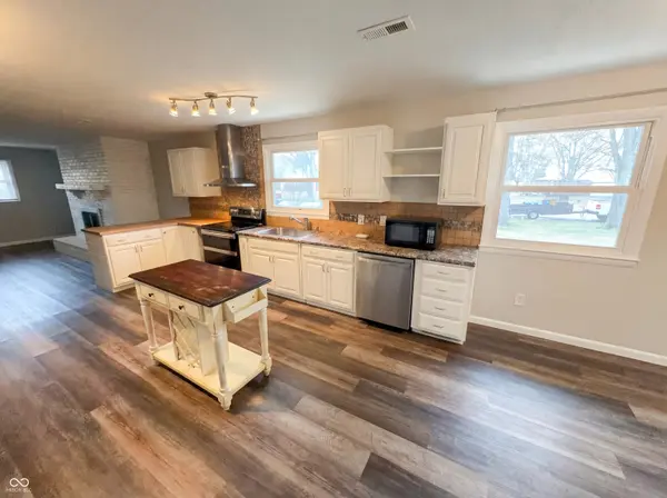 2122 Danbury DR, Indianapolis, IN 46231