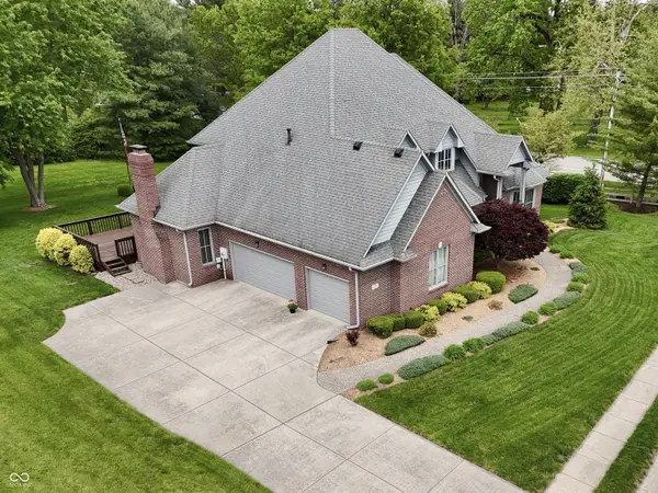 6010 Fawnwood DR, Greenwood, IN 46143