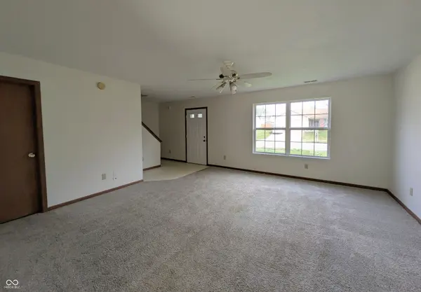 1685 Thresher DR, Columbus, IN 47201