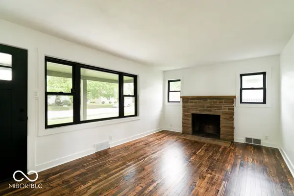 12 Lincoln DR, Brownsburg, IN 46112