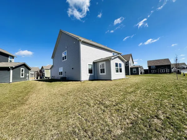 7305 Standish LN, Avon, IN 46123