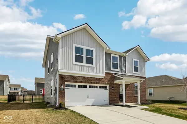 2221 Boxwood DR, Greenfield, IN 46140