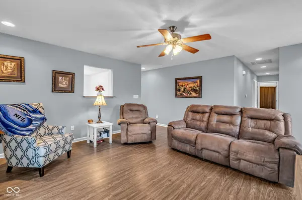 865 W Palomino PL, Bargersville, IN 46106