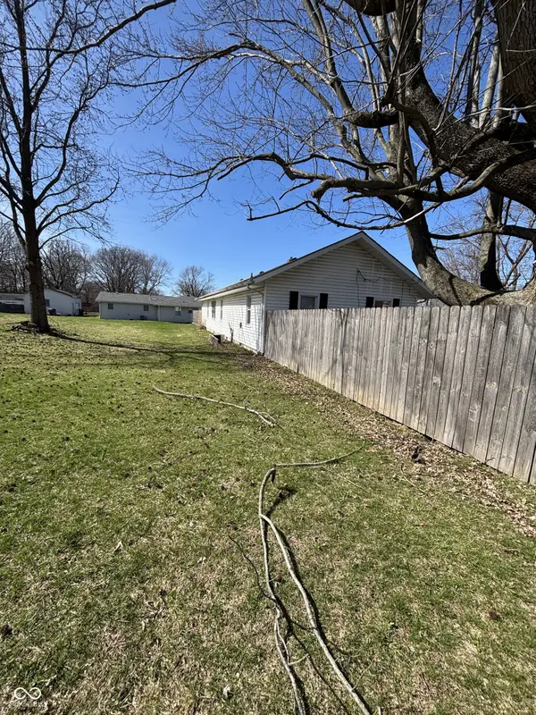 1719 Lindberg RD, Anderson, IN 46012