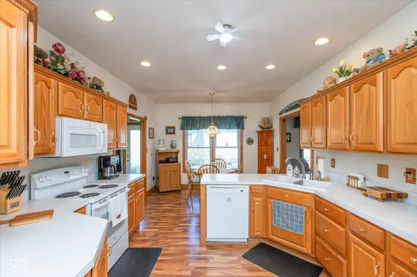 11040 Harness WAY, Indianapolis, IN 46239