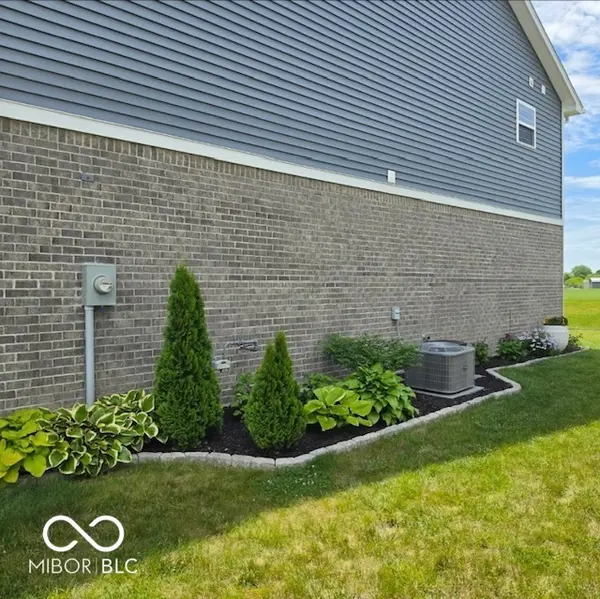 70 Freeman ST, Whiteland, IN 46184