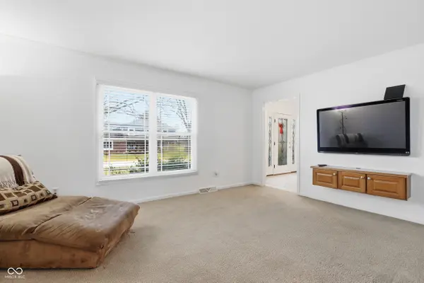415 Oxford DR, Noblesville, IN 46062