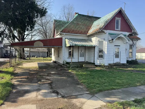 4 W Water ST, Cloverdale, IN 46120